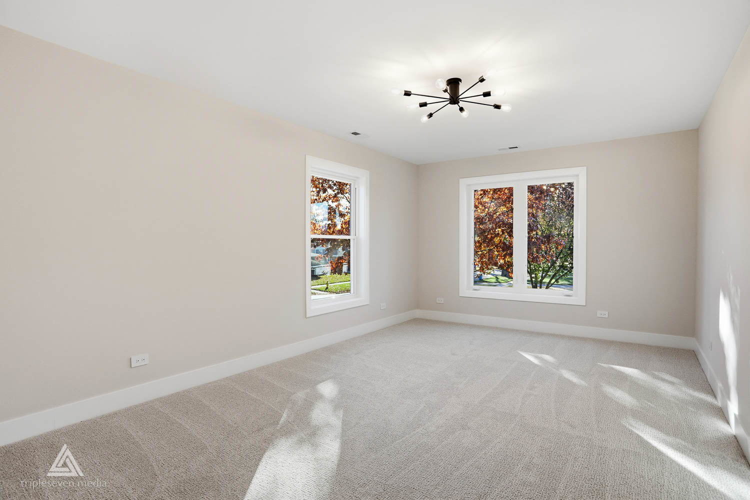 500 North Fairview Avenue Mount Prospect, IL 60056 - Photo 31 of 49 a view of an empty room with a window