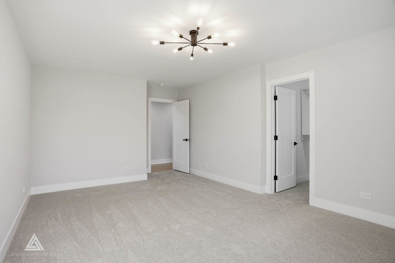 500 North Fairview Avenue Mount Prospect, IL 60056 - Photo 37 of 49 a view of an empty room with a ceiling fan