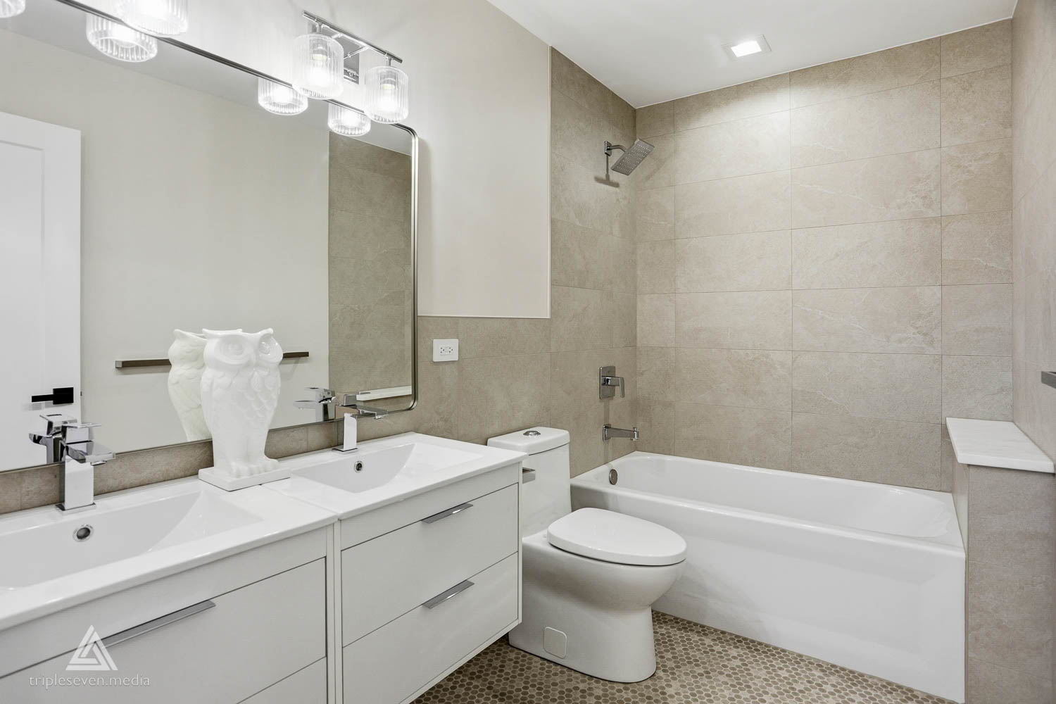 500 North Fairview Avenue Mount Prospect, IL 60056 - Photo 39 of 49 a bathroom with a double vanity sink toilet and shower