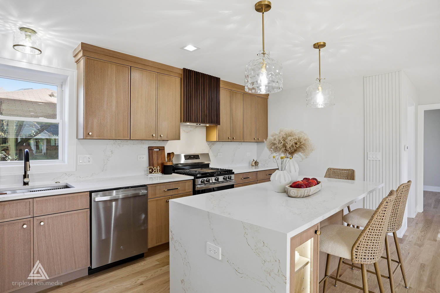 500 North Fairview Avenue Mount Prospect, IL 60056 - Photo 9 of 49 a kitchen with a sink a stove and chairs
