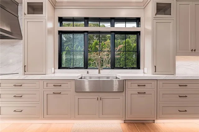 $2,150,000 | 33 Stuart Street, Westerly, RI 02891