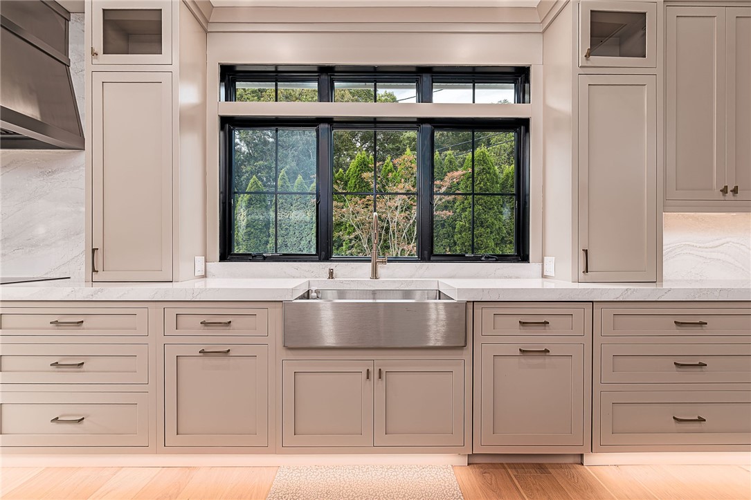 33 Stuart Street Westerly, RI 02891 - Photo 27 of 44