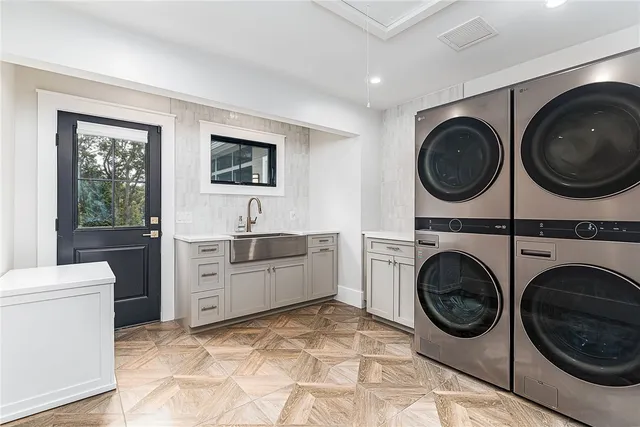 $2,150,000 | 33 Stuart Street, Westerly, RI 02891