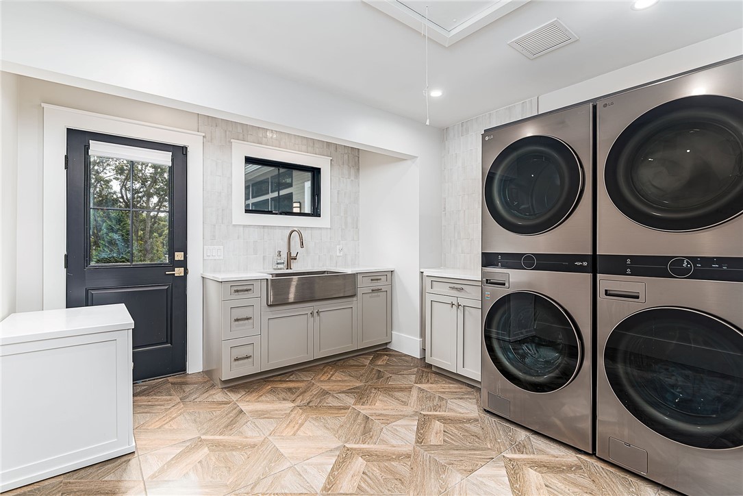 33 Stuart Street Westerly, RI 02891 - Photo 29 of 44