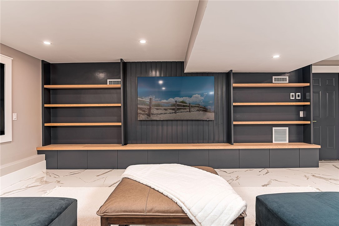 33 Stuart Street Westerly, RI 02891 - Photo 42 of 44