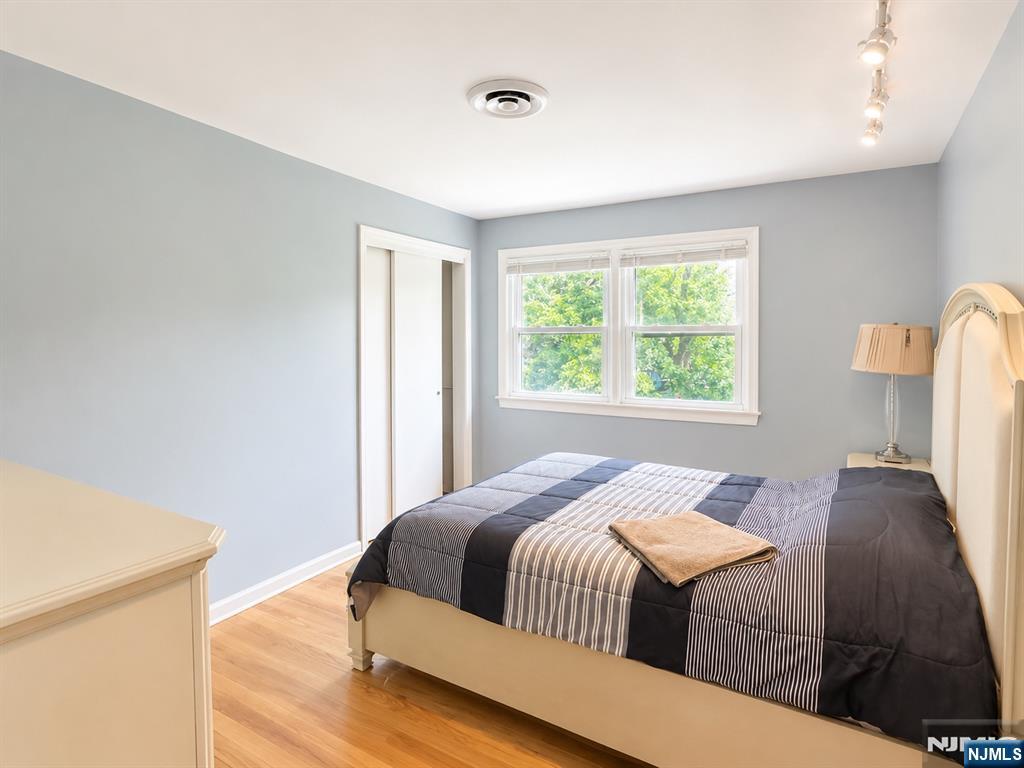 189 Homestead Road Paramus, NJ 07652 - Photo 7 of 13