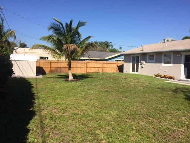 2744 Worcester Road Lake Worth, FL 33462 - Photo 15 of 16 15_IMG_3304