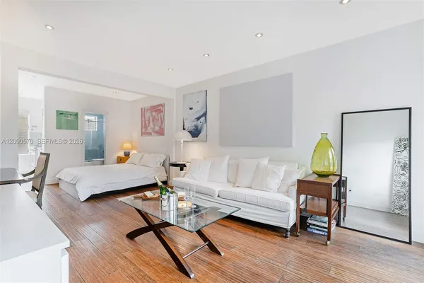 $2,000 | 1050 Pennsylvania Avenue, Unit 29, Miami Beach, FL 33139