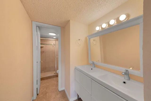 $2,774 | 2206 Northwest 39th Avenue, Coconut Creek, FL 33066