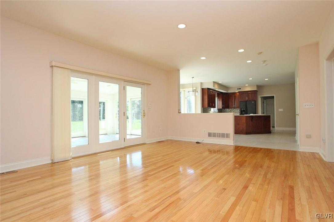 3480 Manor Road Bethlehem, PA 18020 - Photo 11 of 37 Gallery Image 11