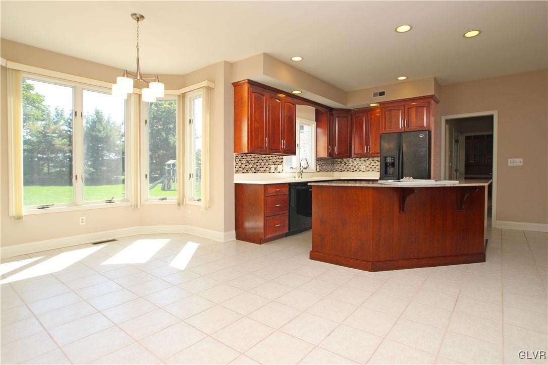 3480 Manor Road Bethlehem, PA 18020 - Photo 12 of 37 Gallery Image 12