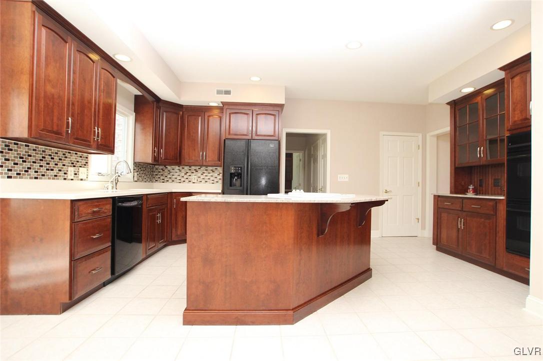 3480 Manor Road Bethlehem, PA 18020 - Photo 13 of 37 Gallery Image 13