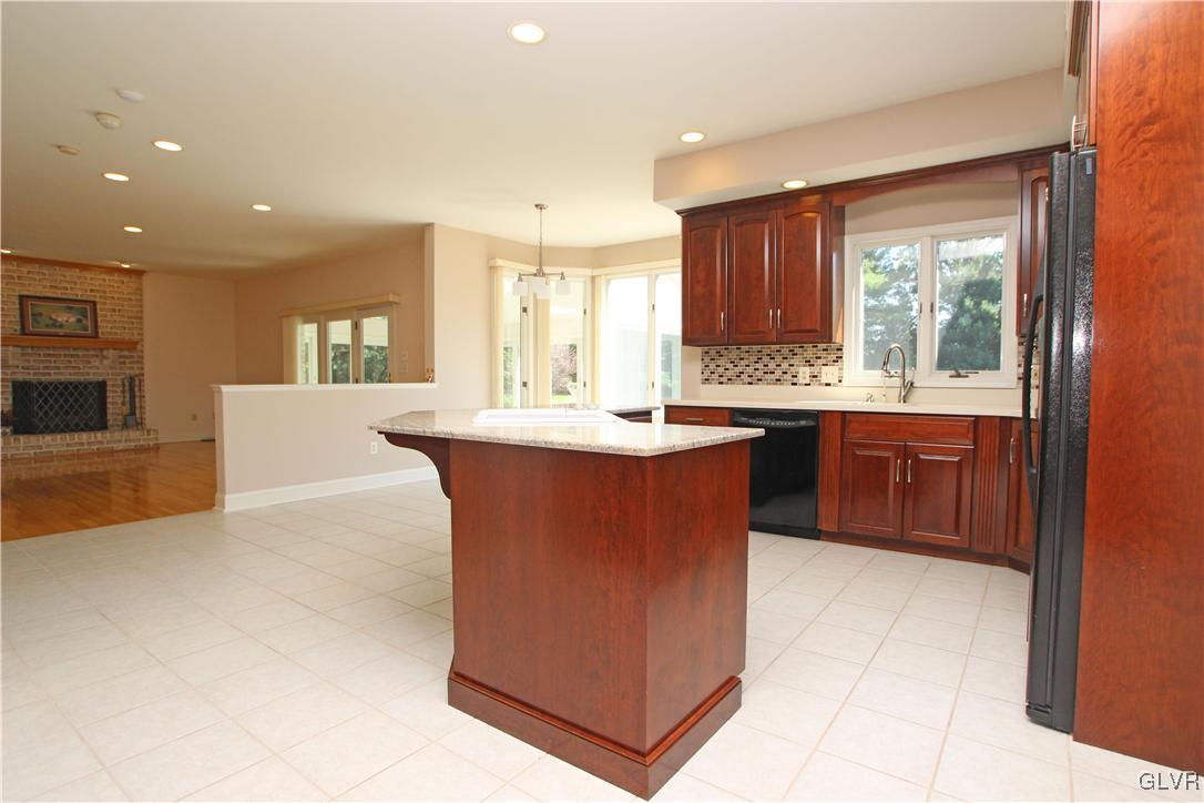 3480 Manor Road Bethlehem, PA 18020 - Photo 15 of 37 Gallery Image 15