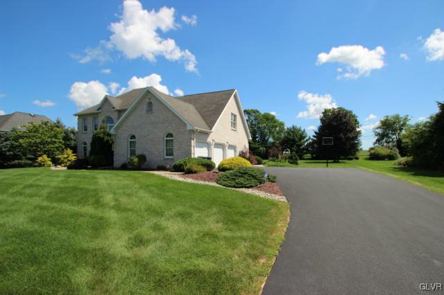 3480 Manor Road Bethlehem, PA 18020 - Photo 2 of 37 Gallery Image 2