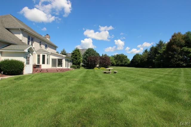3480 Manor Road Bethlehem, PA 18020 - Photo 4 of 37 Gallery Image 4