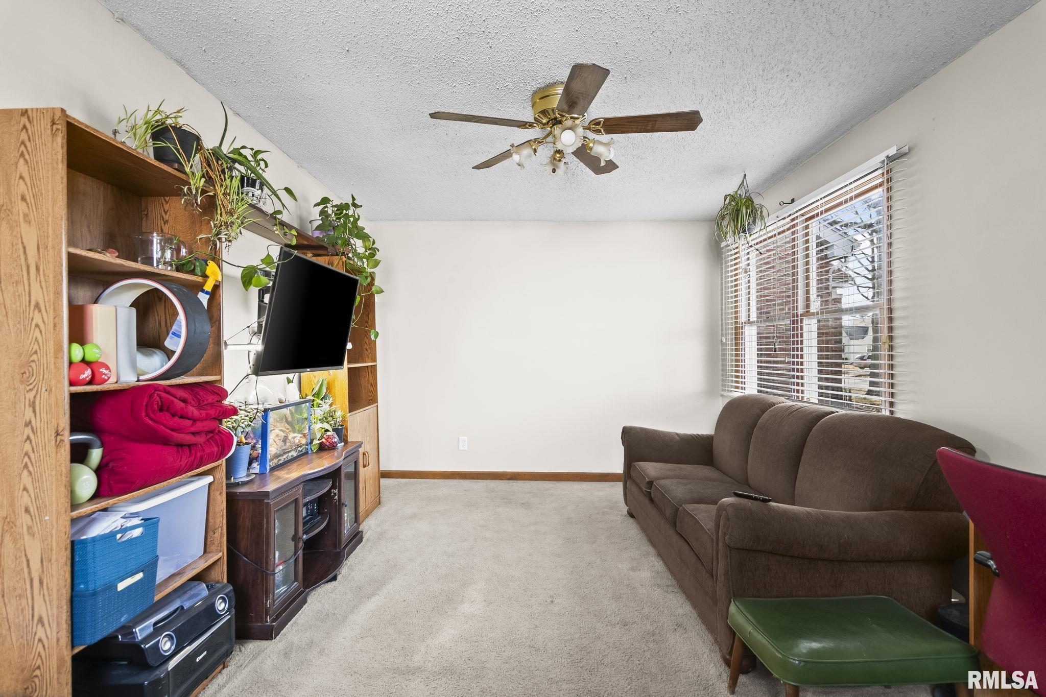 2072 North 20th Street Springfield, IL 62702 - Photo 3 of 26