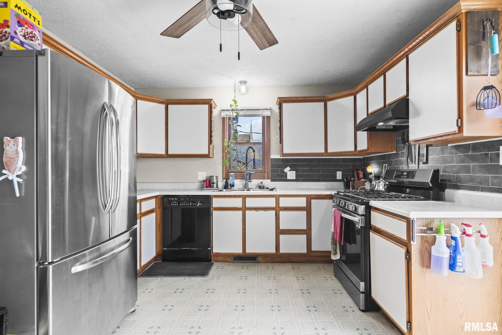 2072 North 20th Street Springfield, IL 62702 - Photo 6 of 26