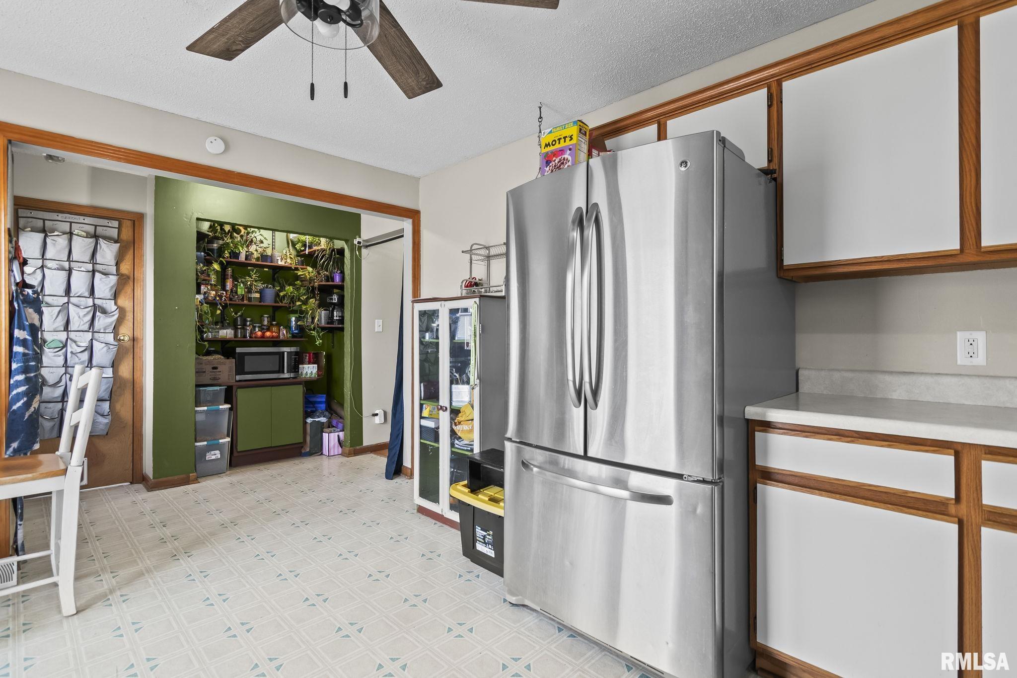 2072 North 20th Street Springfield, IL 62702 - Photo 7 of 26