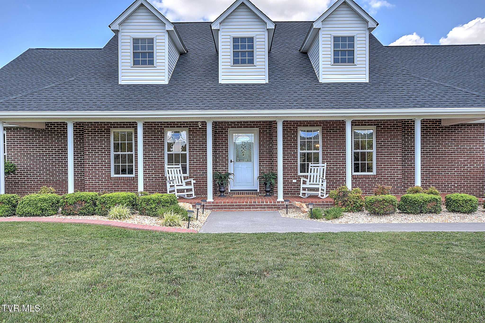 18137 Old Jonesboro Road Bristol, VA 24202 - Photo 6 of 90 7-web-or-mls-18137 Old Joboro GUnit-7