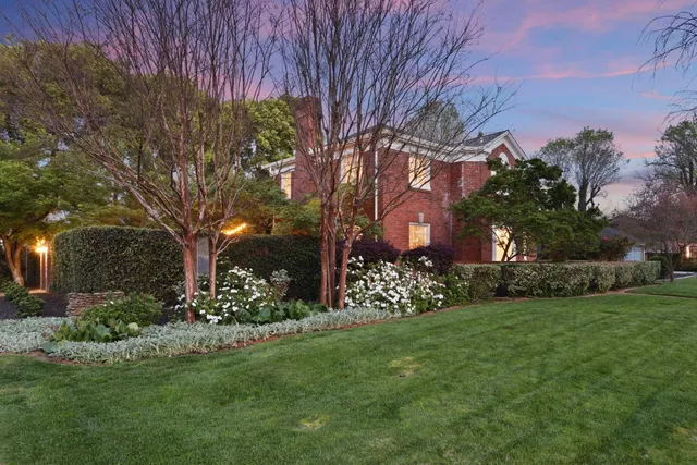 $1,199,900 | 930 Sycamore Avenue, Modesto, CA 95350