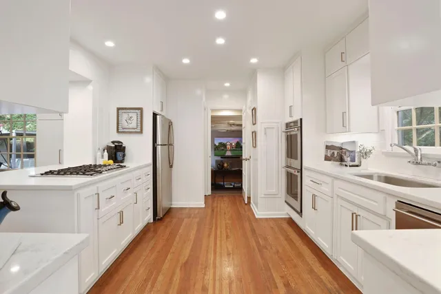 $1,199,900 | 930 Sycamore Avenue, Modesto, CA 95350