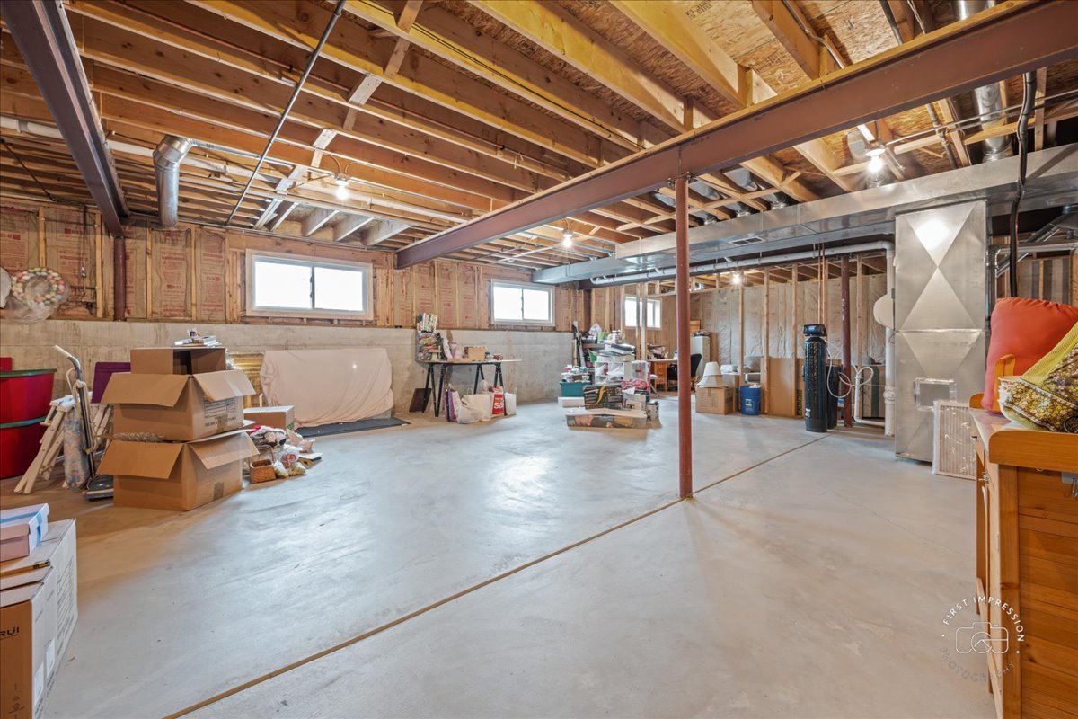 2519 Imgrund Road North Aurora, IL 60542 - Photo 26 of 33 a view of a garage with gym equipment
