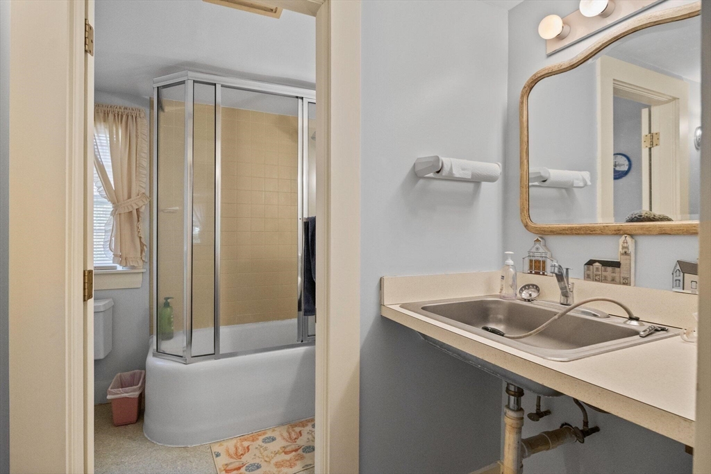 58 Loomis Lane Barnstable, MA 02632 - Photo 16 of 38