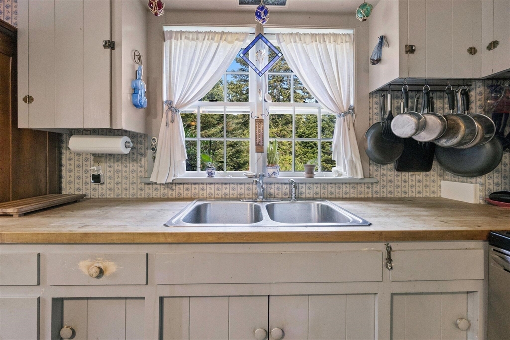 58 Loomis Lane Barnstable, MA 02632 - Photo 8 of 38