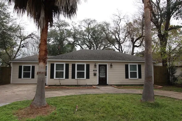 $2,300 | 6506 Sivley Street, Houston, TX 77055