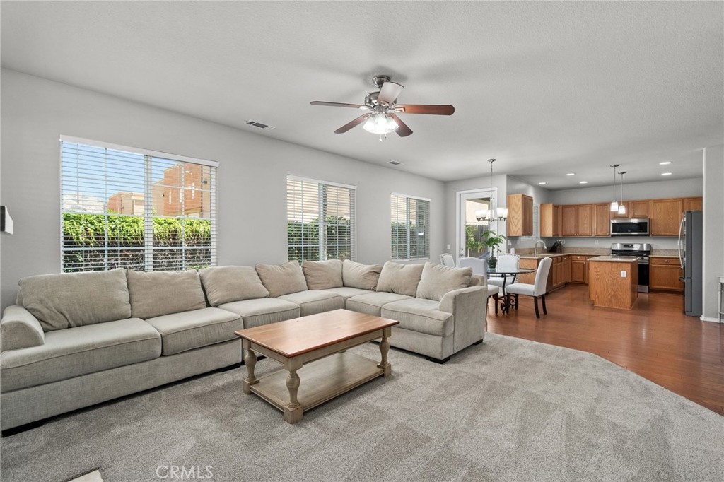 33934 Lily Road Yucaipa, CA 92399 - Photo 12 of 47 Living Room