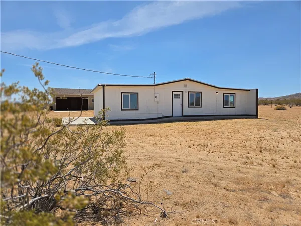 $319,990 | 60033 Sespe Street, Landers, CA 92285