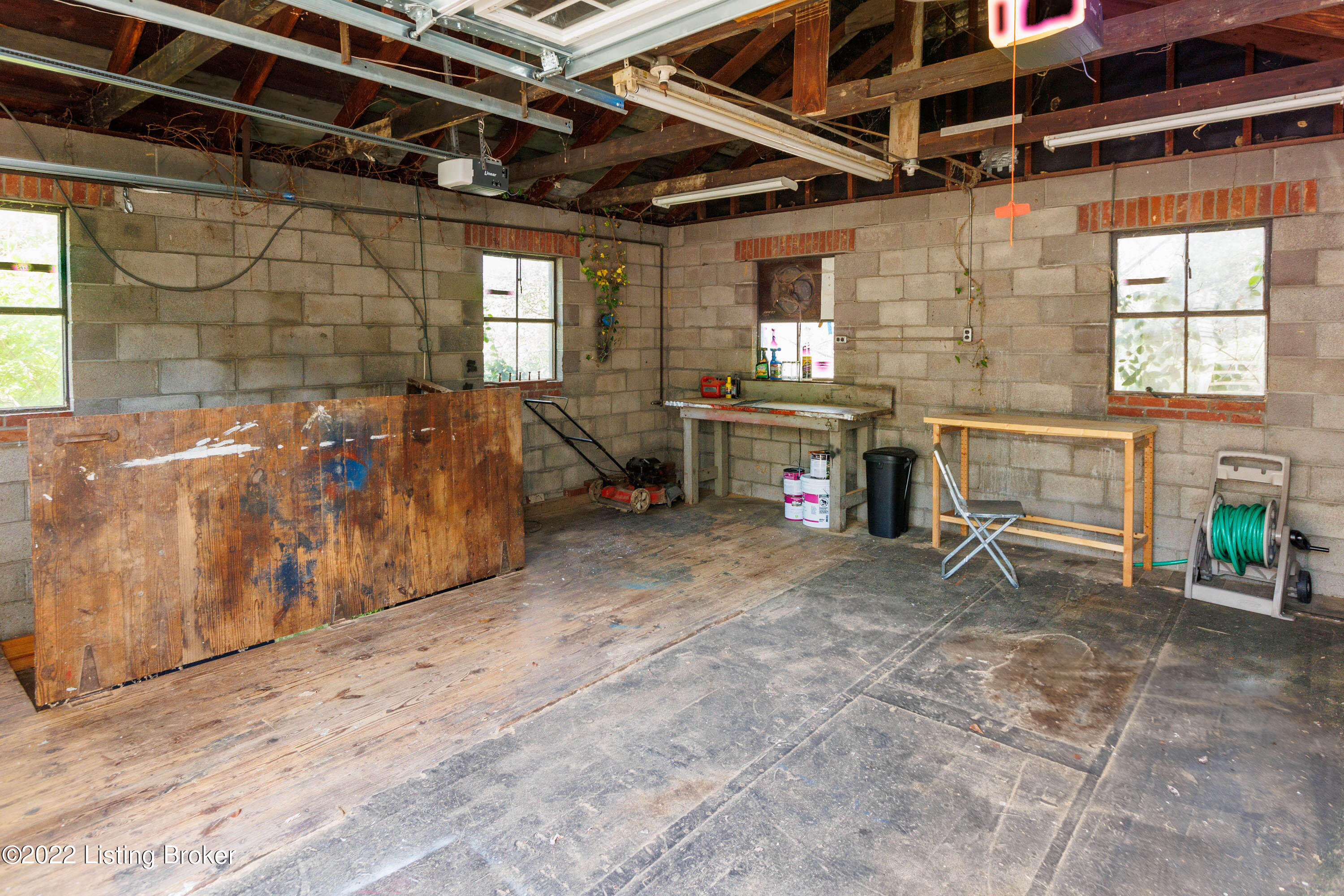 605 Edith Road Louisville, KY 40206 - Photo 35 of 38 035
