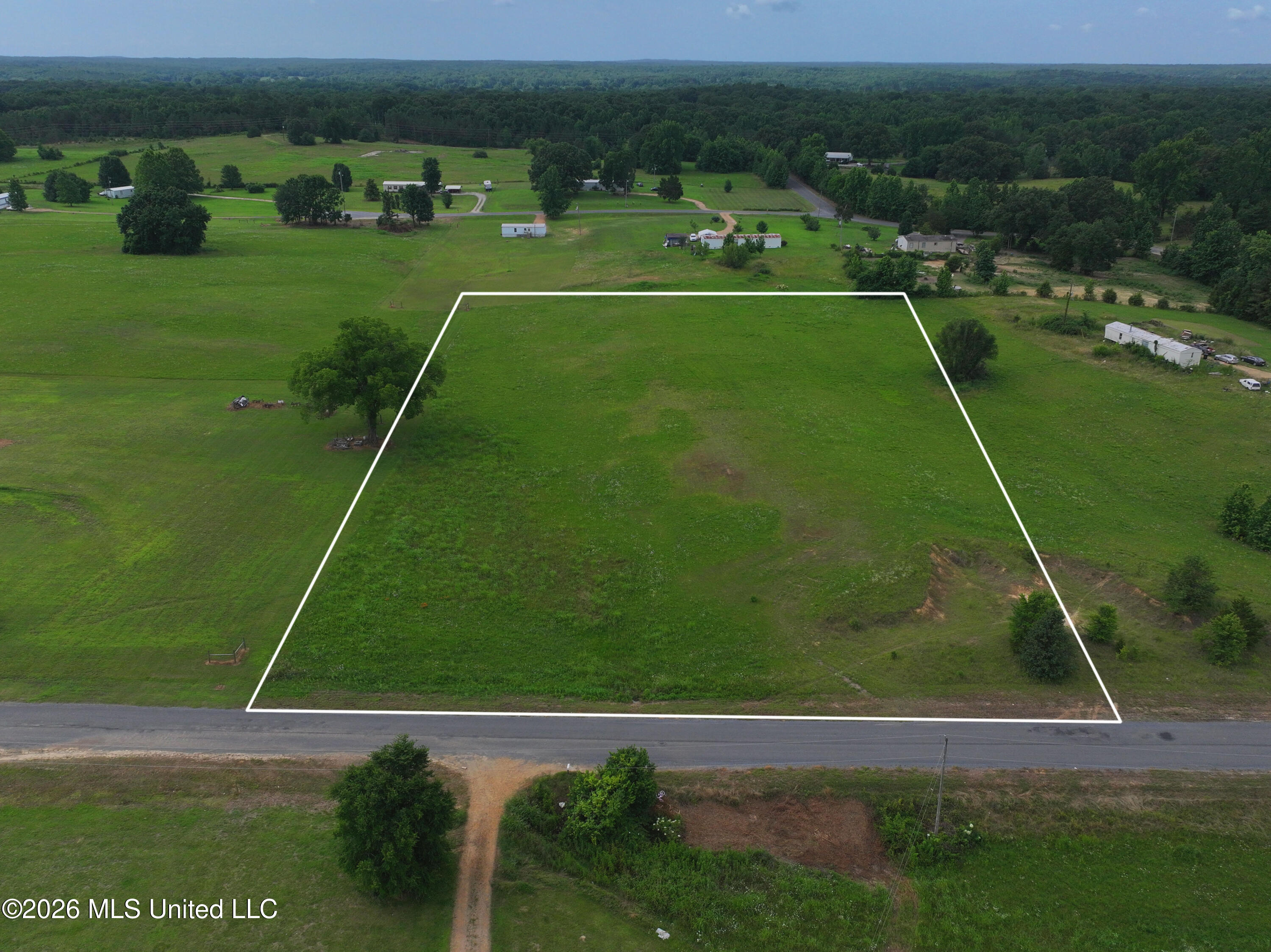 428 Cherry Tree Lane Coldwater, MS 38618 - Photo 1 of 14 PIC1