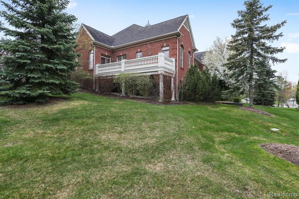 2884 Birnam Court Rochester, MI 48306 - Photo 6 of 37