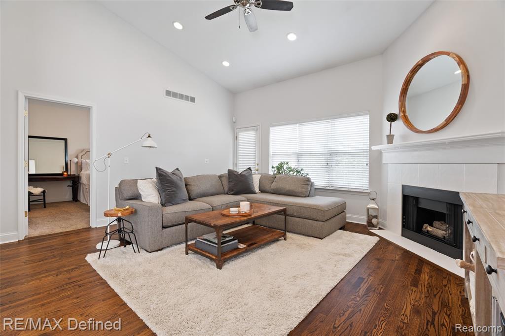735 East Bluff Court Rochester Hills, MI 48306 - Photo 22 of 53