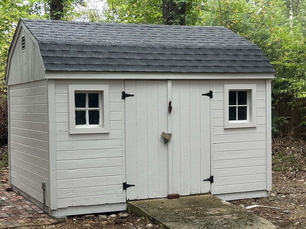 186 Pecunit Street Canton, MA 02021 - Photo 18 of 19