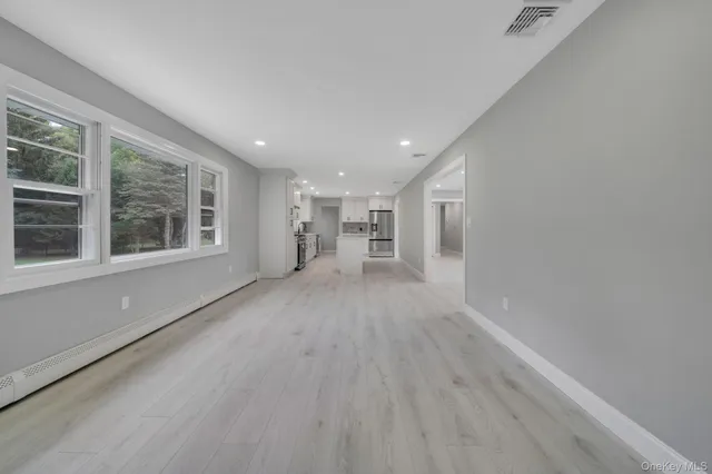 $925,000 | 827 Aberdeen Road, West Bay Shore, NY 11706