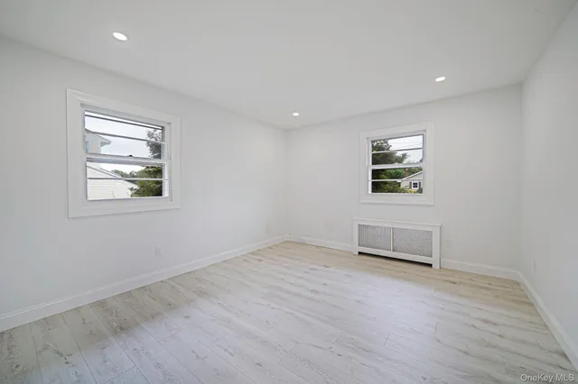 $925,000 | 827 Aberdeen Road, West Bay Shore, NY 11706