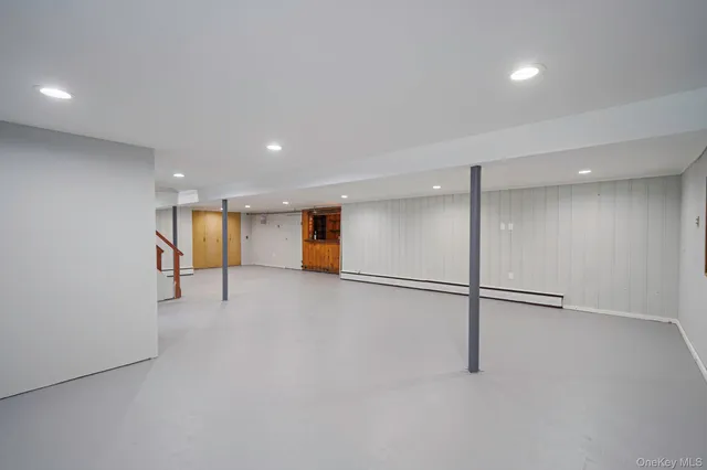 $925,000 | 827 Aberdeen Road, West Bay Shore, NY 11706