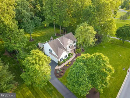 $649,000 | 100 Pine Tree Drive, Honey Brook, PA 19344