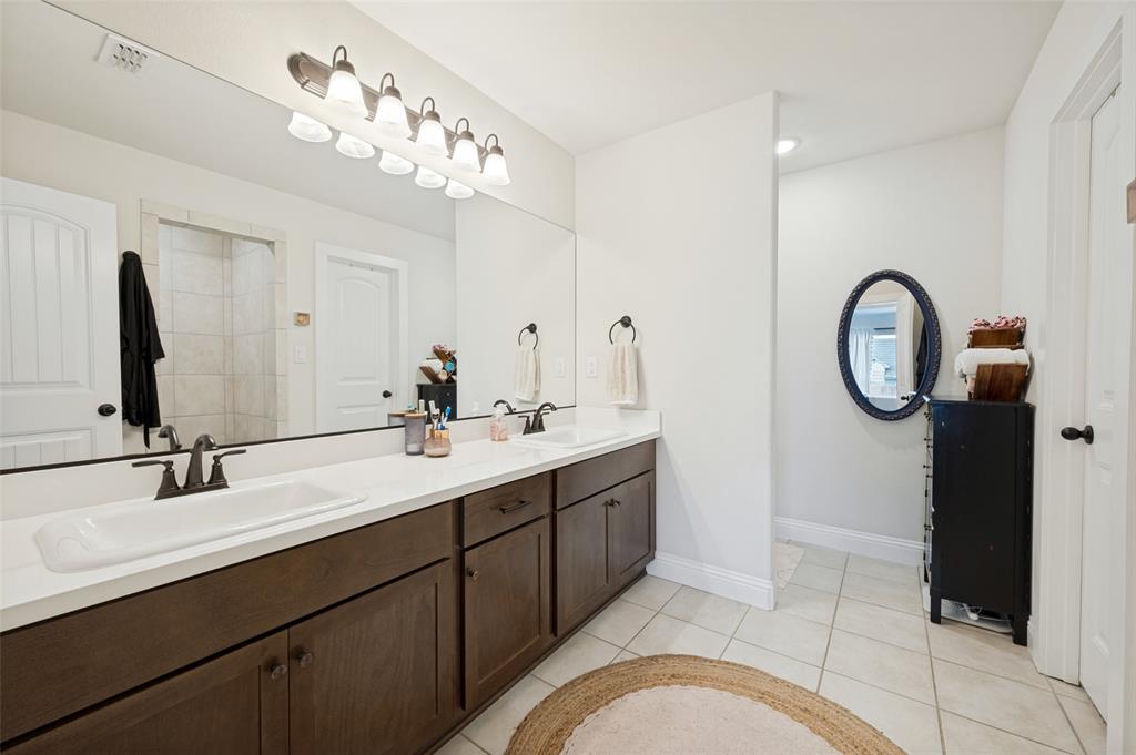 112 Kens Court Pilot Point, TX 76258 - Photo 14 of 25 Gallery Image 14