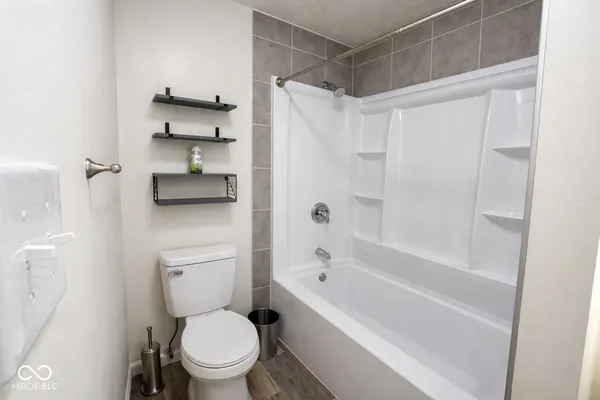 $184,900 | 2872 2 Worlds Drive, Columbus, IN 47201