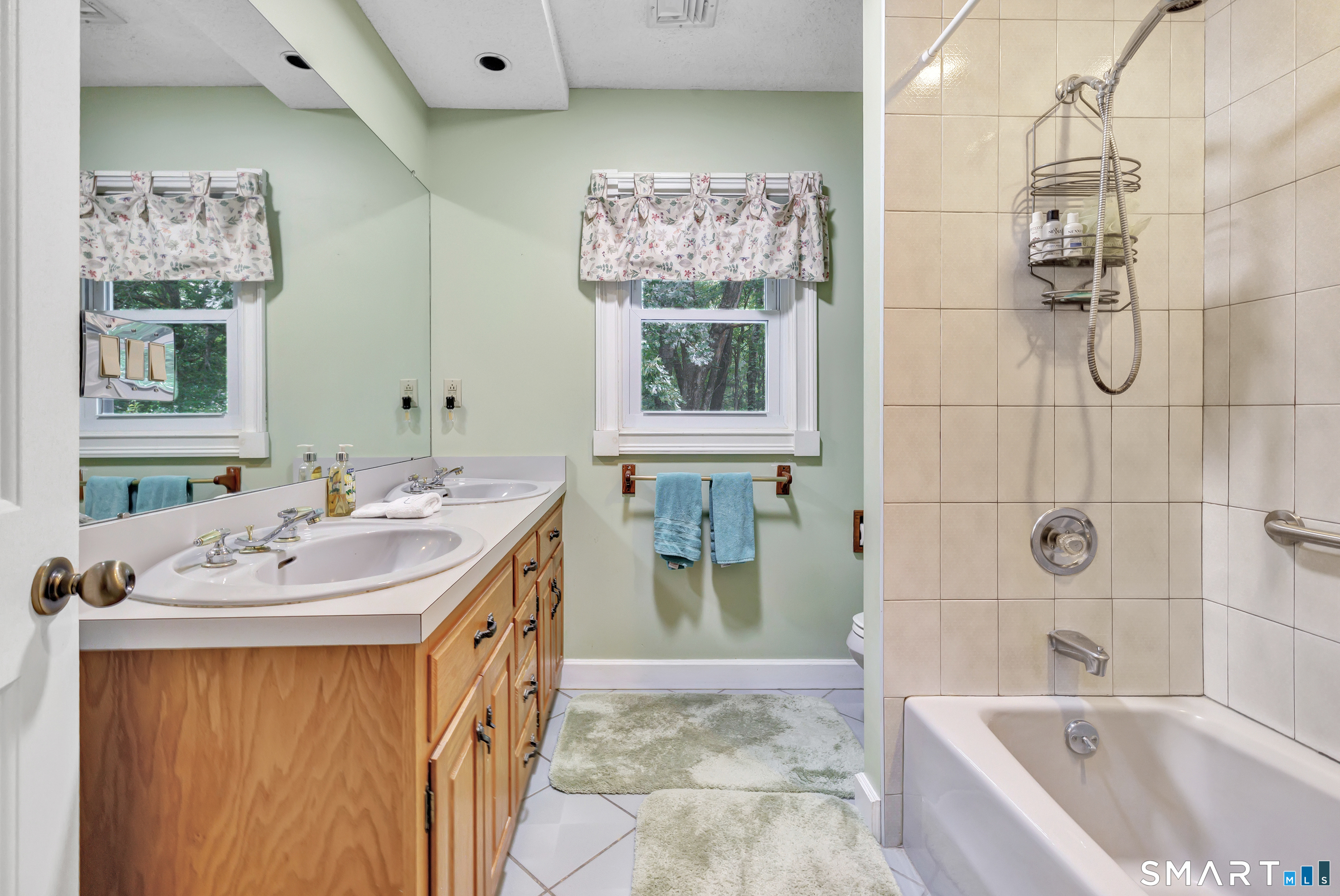 61 Greenbriar Road Oxford, CT 06478 - Photo 30 of 32 Gallery Image 30