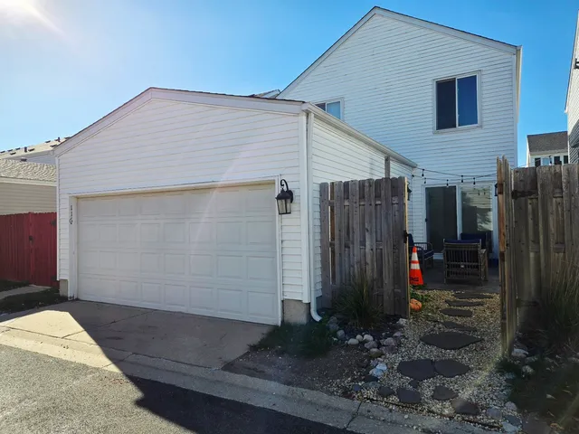 $2,200 | 116 Presidential Boulevard, Oswego, IL 60543