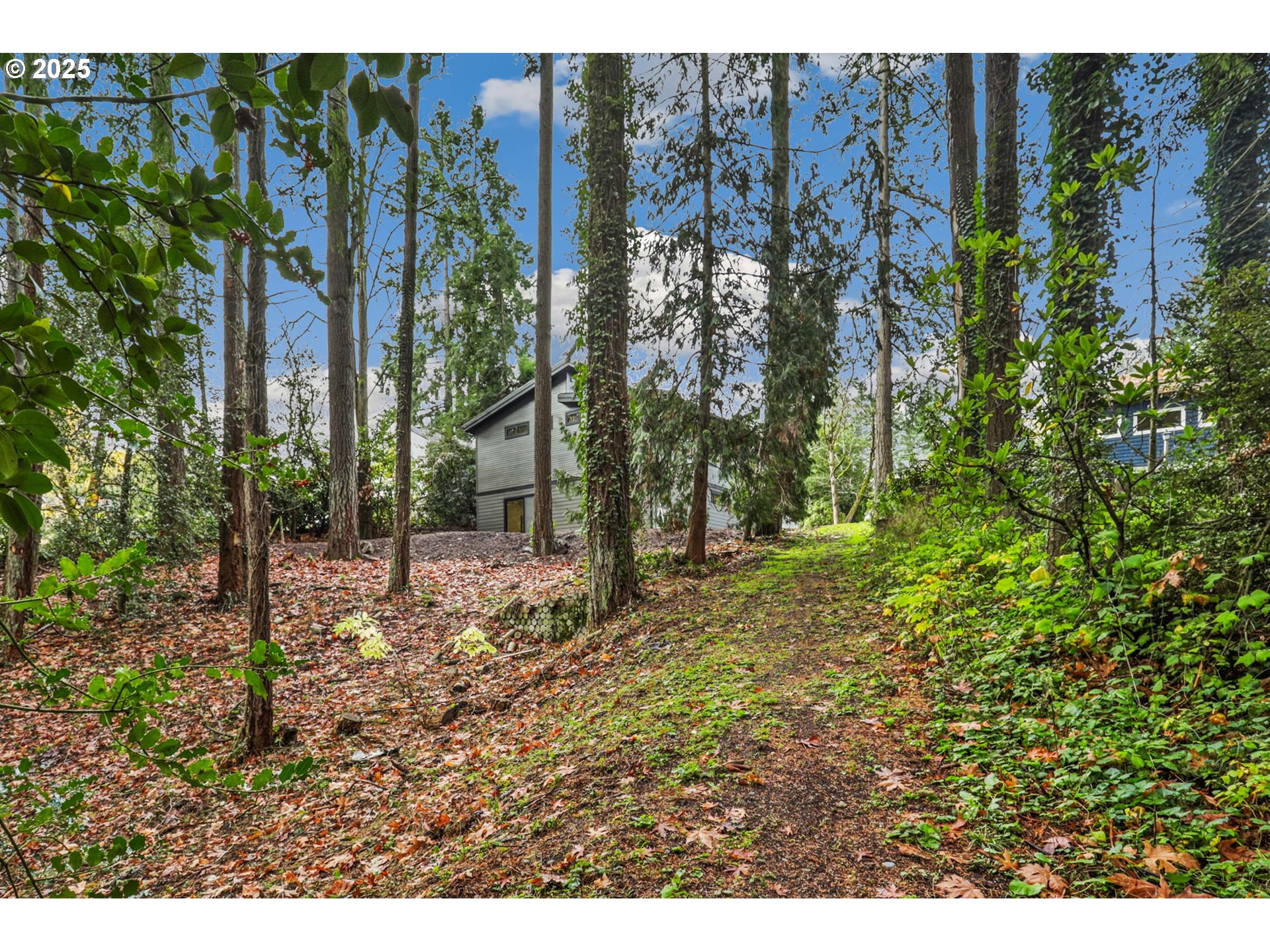 8014 Southwest 54th Avenue Portland, OR 97219 - Photo 43 of 44