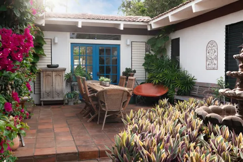 $2,995,000 | 8 Manu Ihu Place, Kihei, HI 96753