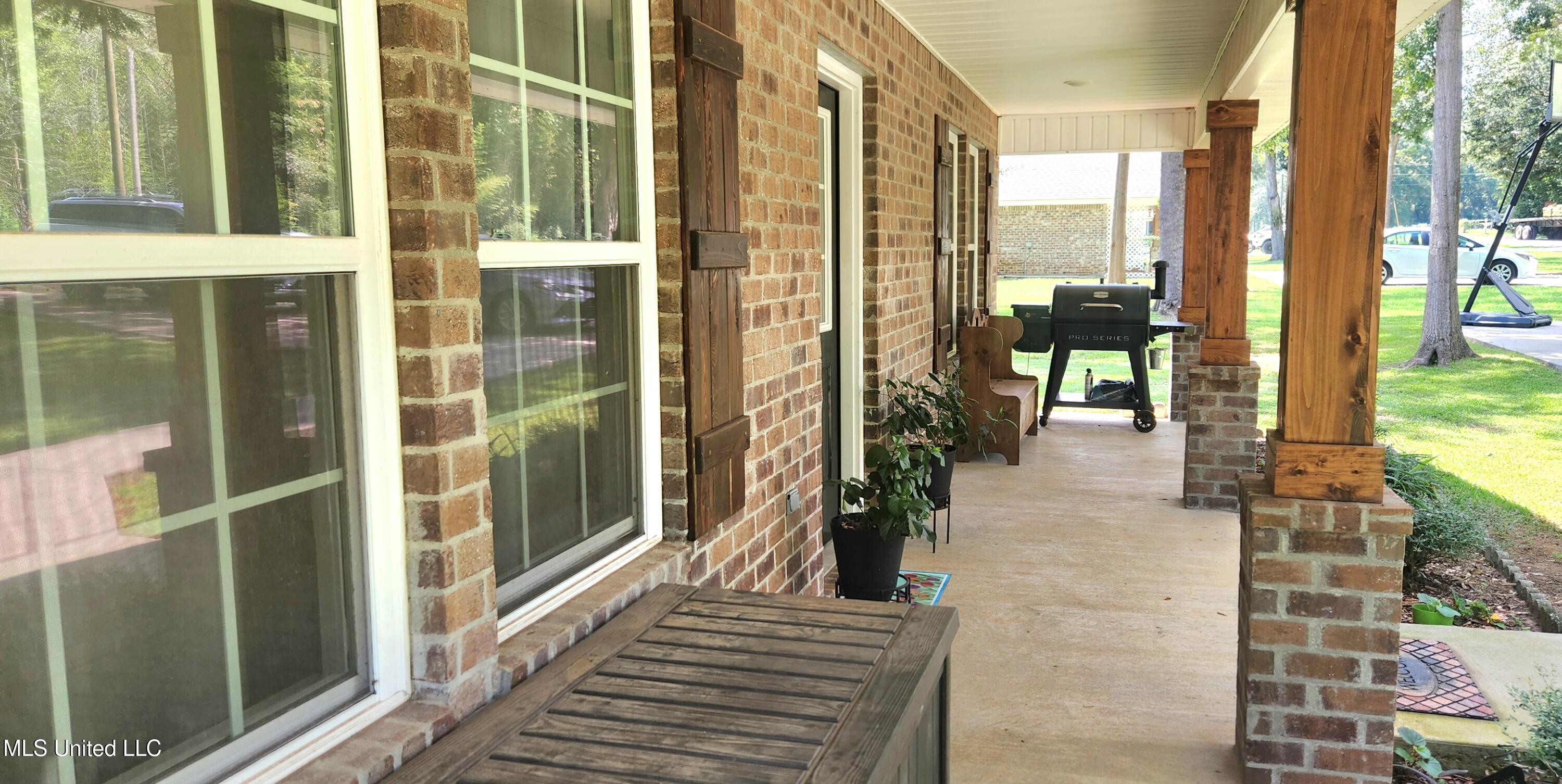111 East V Lowery Road Lucedale, MS 39452 - Photo 8 of 36 20250823_135530