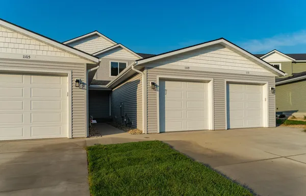 $332,950 | 1109 Century Village Lane Northeast, Rochester, MN 55906