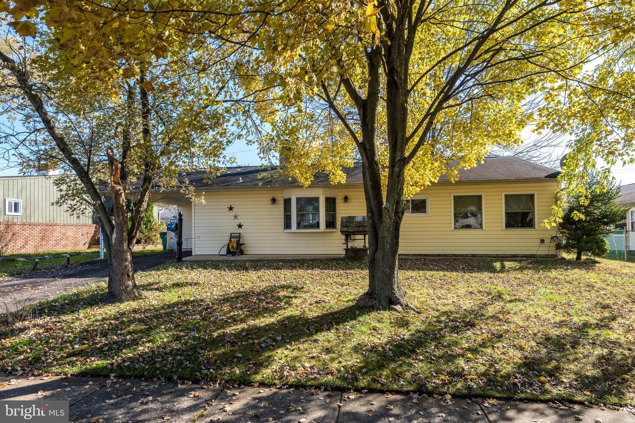 116 Border Rock Road Levittown, PA 19057 - Photo 2 of 27 Gallery Image 2