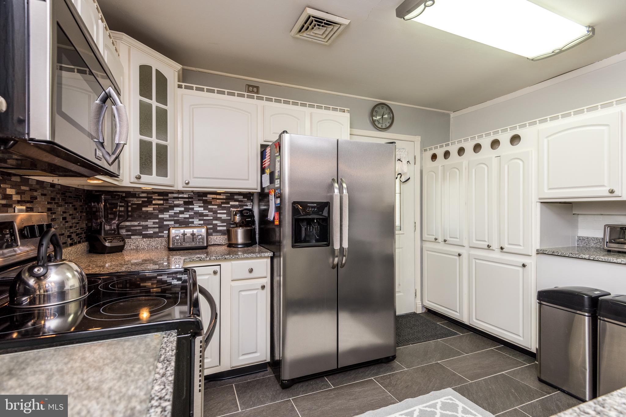 116 Border Rock Road Levittown, PA 19057 - Photo 11 of 27 Gallery Image 11